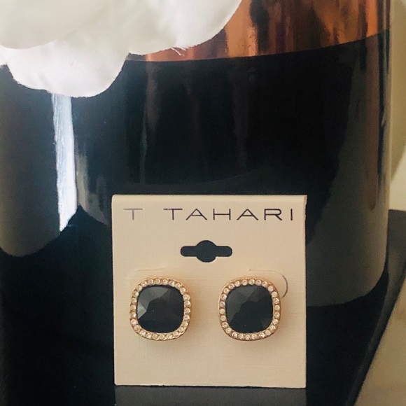🎀  T Tahari Statement Stud Earrings - Picture 4 of 6
